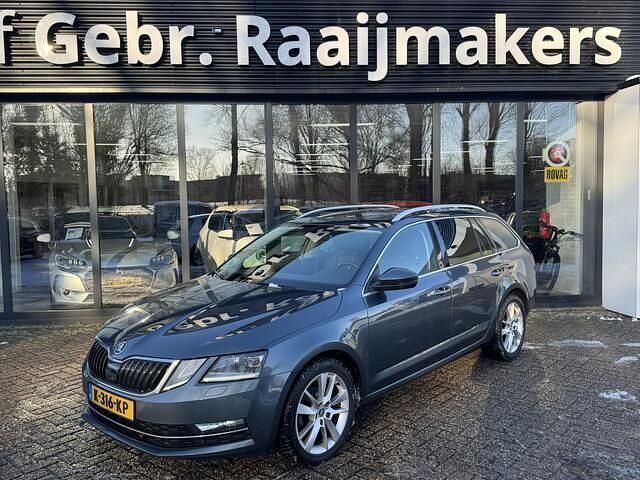 Grijs Occasion 2018 Skoda Octavia Business Line Stationwagen | € 7.950 (Iets duurder) - Afbeelding 1/4