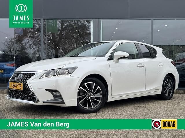 Wit Occasion 2018 Lexus CT200h Business Edition Hatchback | € 17.245 (Eerlijke prijs) - Afbeelding 1/4
