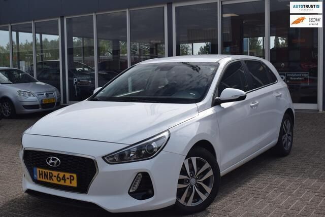 Wit Gebruikt 2018 Hyundai i30 Hatchback | € 16.245 (Eerlijke prijs) - Afbeelding 1/4