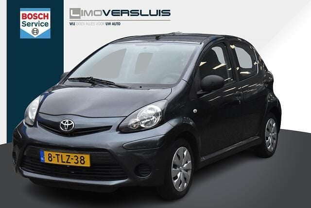 Grijs Gebruikt 2012 Toyota Aygo Comfort Hatchback | € 4.750 (Eerlijke prijs) - Afbeelding 1/4