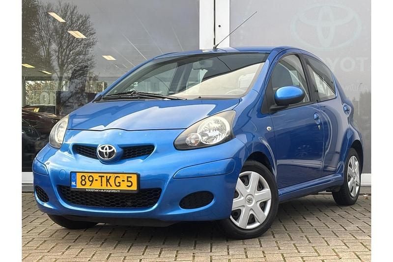Blauw Gebruikt 2012 Toyota Aygo Comfort Hatchback | € 5.799 (Eerlijke prijs) - Afbeelding 1/1