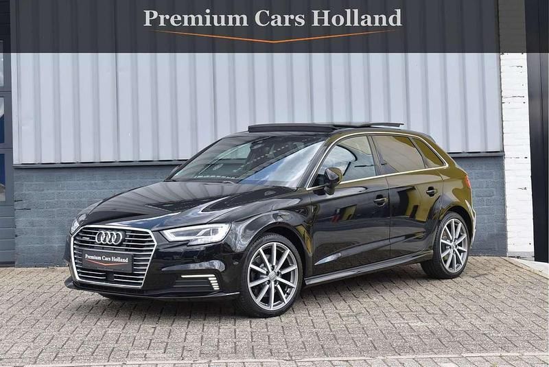 Zwart Gebruikt 2020 Audi A3 Sportback e-tron S-Line Sedan | € 22.950 (Goede deal) - Afbeelding 1/4
