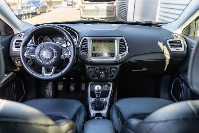 Occasion Jeep Compass Longitude 140 PK (102 kW) 2019 Grijs (metallic) SUV