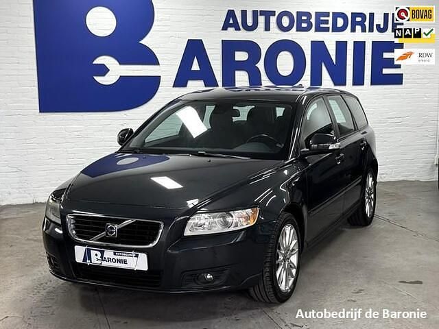 Grijs Occasion 2010 Volvo V50 Stationwagen | € 5.495 (Eerlijke prijs) - Afbeelding 1/4