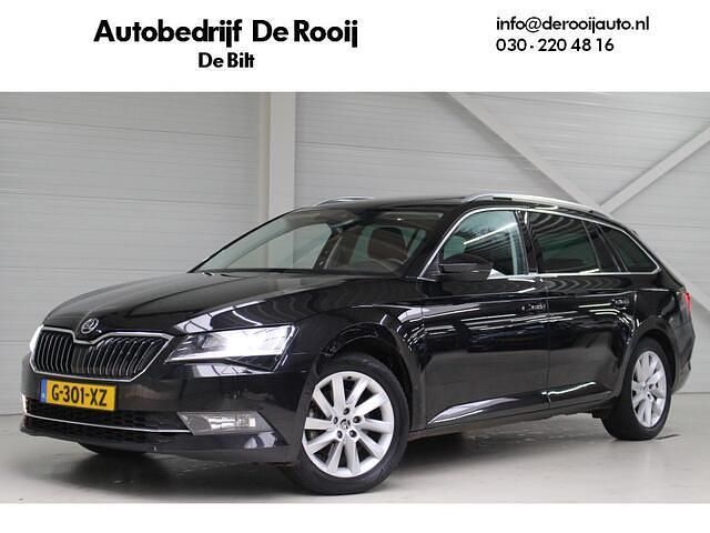 Zwart Occasion 2019 Skoda Superb Business Line Stationwagen | € 18.950 (Eerlijke prijs) - Afbeelding 1/4