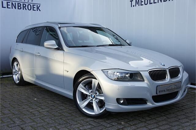 Occasion BMW 330 272 PK (200 kW) 2010 Grijs (metallic) Stationwagen