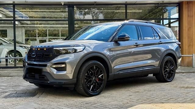 Grijs Occasion 2024 Ford Explorer ST-Line SUV | € 64.870 (Iets duurder) - Afbeelding 1/4