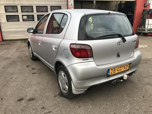 Occasion Toyota Yaris Sol 86 PK (63 kW) 2000 Grijs Hatchback