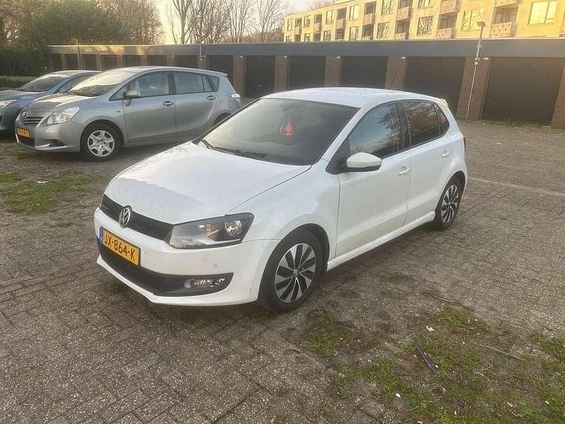 Wit Occasion 2016 VW Polo Hatchback | € 6.500 (Goede deal) - Afbeelding 1/4
