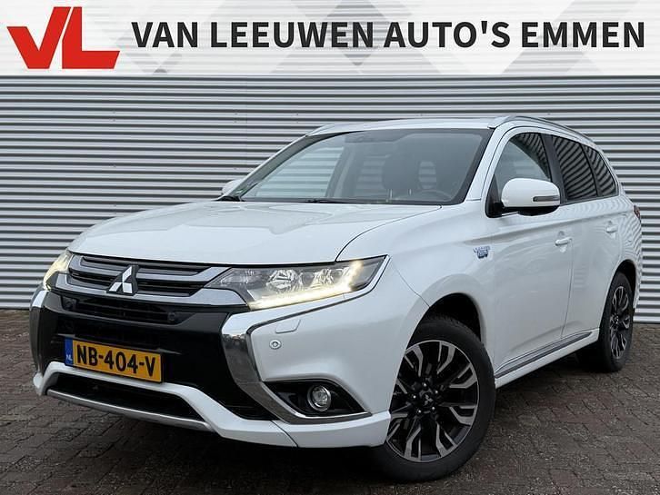 Wit Occasion 2016 Mitsubishi Outlander SUV | € 13.448 (Eerlijke prijs) - Afbeelding 1/4