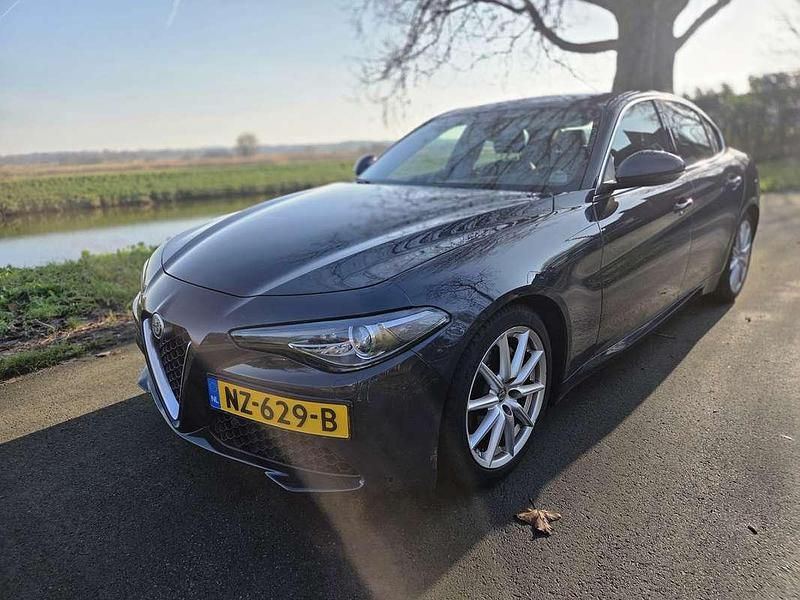 Occasion Alfa Romeo Giulia Super 200 PK (147 kW) 2017 Grijs Sedan