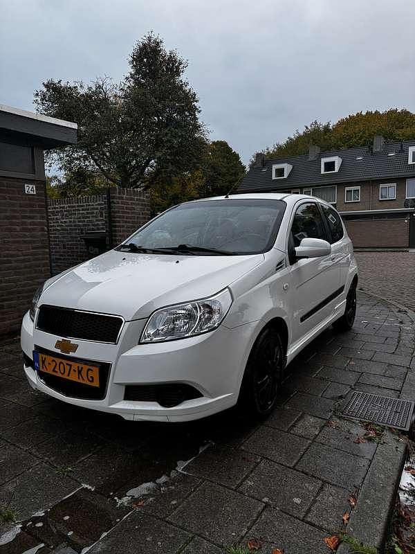 Wit Gebruikt 2009 Chevrolet Aveo Hatchback | € 1.000 (Super prijs) - Afbeelding 1/4