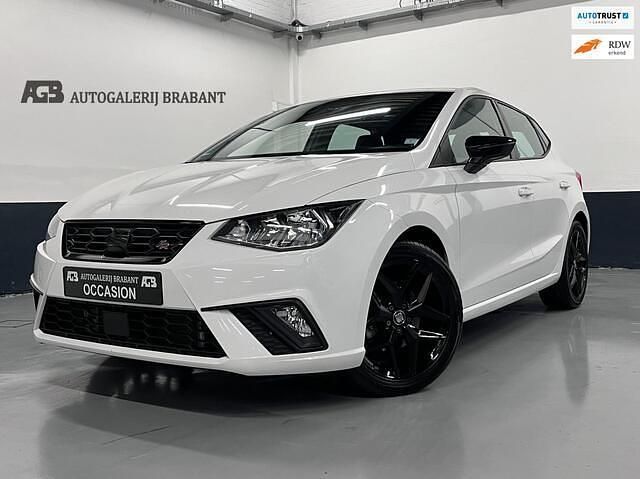 Wit Occasion 2021 Seat Ibiza FR Hatchback | € 17.499 (Goede deal) - Afbeelding 1/4