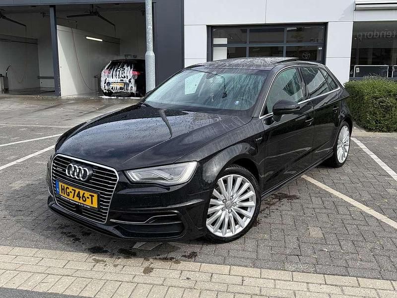 Zwart Gebruikt 2015 Audi A3 Hatchback | € 9.950 (Super prijs) - Afbeelding 1/4