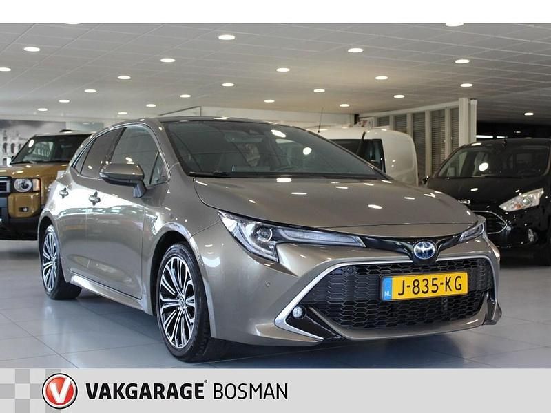 Groen, andere lak Gebruikt 2020 Toyota Corolla Executive Hatchback | € 26.950 (Duur) - Afbeelding 1/4