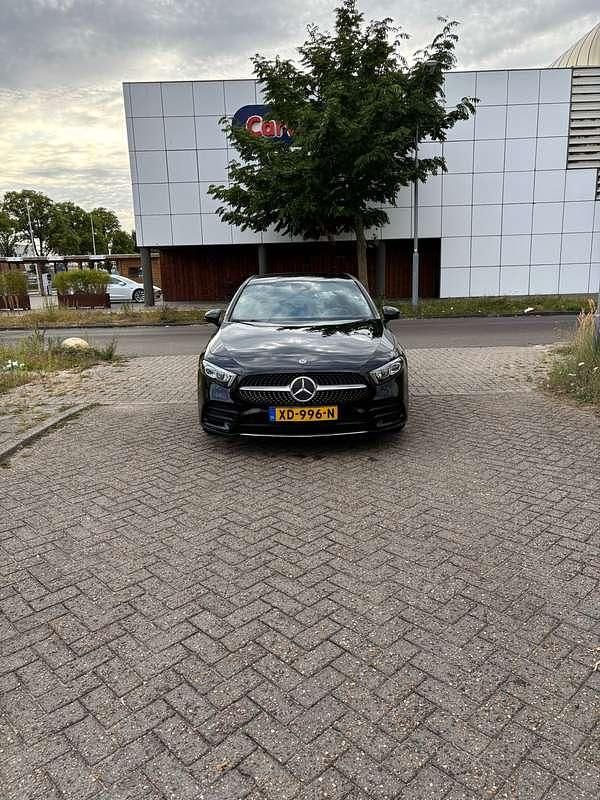 Zwart Gebruikt 2018 Mercedes A200 AMG Hatchback | € 19.500 (Goede deal) - Afbeelding 1/4