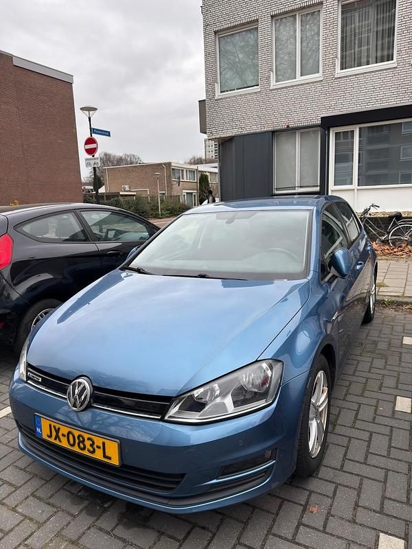 Blauw Occasion 2016 VW Golf VII Comfortline Hatchback | € 11.000 (Super prijs) - Afbeelding 1/4