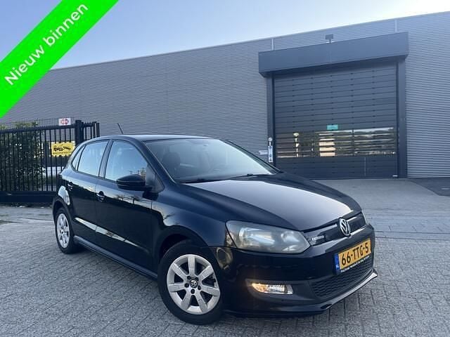 Zwart Gebruikt 2012 VW Polo Hatchback | € 2.899 (Eerlijke prijs) - Afbeelding 1/4
