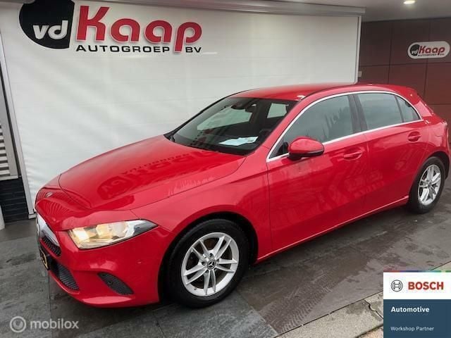 Rood Gebruikt 2018 Mercedes A180 Business Hatchback | € 16.950 (Super prijs) - Afbeelding 1/4
