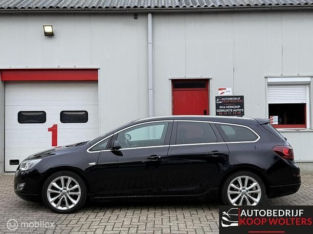 Occasion Opel Astra 140 PK (102 kW) 2011 Zwart Stationwagen