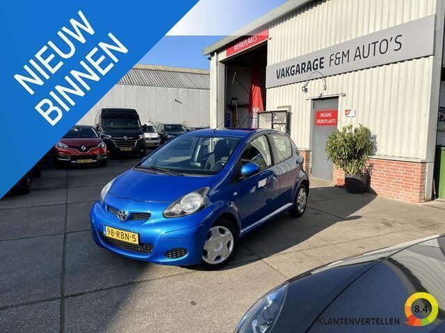 Blauw Gebruikt 2011 Toyota Aygo Comfort Hatchback | € 2.950 (Eerlijke prijs) - Afbeelding 1/4