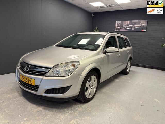 Grijs Gebruikt 2009 Opel Astra Business Stationwagen | € 1.999 (Eerlijke prijs) - Afbeelding 1/4