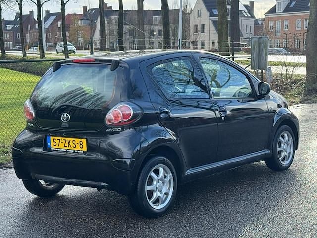 Occasion Toyota Aygo 68 PK (50 kW) 2012 Zwart Hatchback