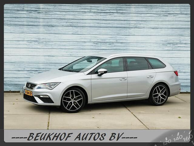 Grijs Gebruikt 2020 Seat Leon ST FR Stationwagen | € 18.950 (Eerlijke prijs) - Afbeelding 1/4