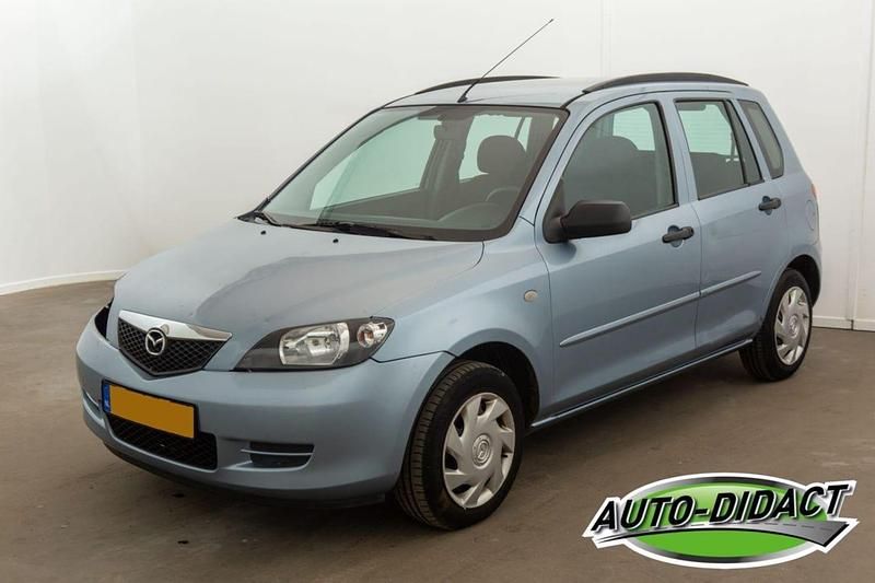 Blauw Gebruikt 2004 Mazda 2 Hatchback | € 1.250 - Afbeelding 1/4