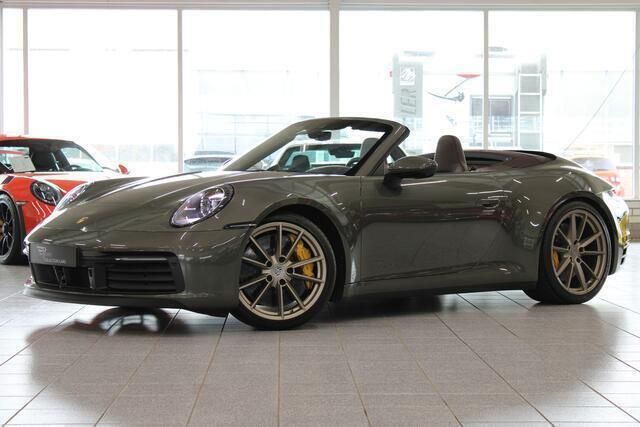 Groen, metallic lak Gebruikt 2019 Porsche 911 Carrera 4S Cabriolet Cabriolet | € 167.500 - Afbeelding 1/4