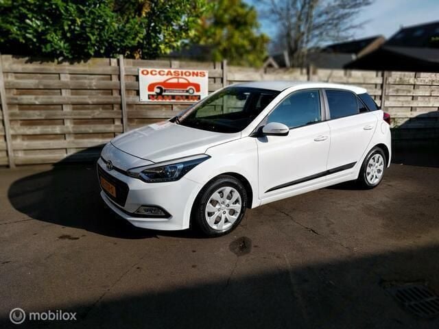 Wit Gebruikt 2018 Hyundai i20 Edition Hatchback | € 10.550 (Eerlijke prijs) - Afbeelding 1/4