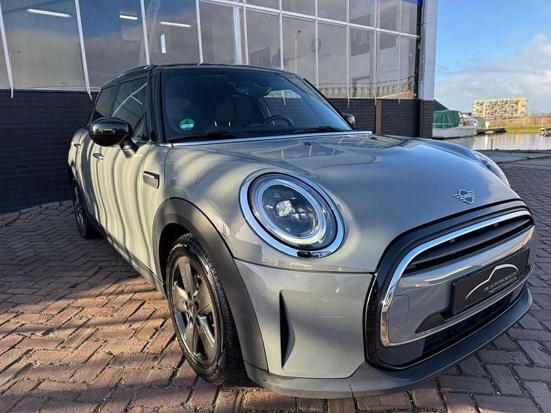 Occasion Mini Cooper Essential 136 PK (100 kW) 2022 Grijs (metallic) Hatchback
