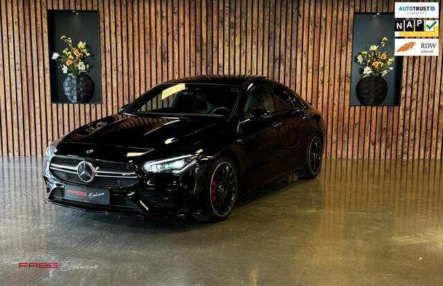 Zwart Gebruikt 2021 Mercedes CLA35 AMG AMG Sedan | € 43.900 (Goede deal) - Afbeelding 1/4