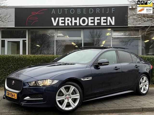 Blauw (metallic) Gebruikt 2018 Jaguar XE Portfolio Sedan | € 14.950 (Super prijs) - Afbeelding 1/4