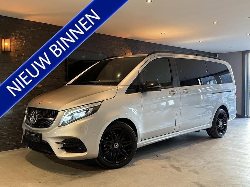 Zilver (metallic) Occasion 2021 Mercedes V300 MPV | € 49.750 (Duur) - Afbeelding 1/4