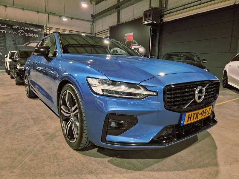 Blauw Gebruikt 2021 Volvo V60 R-Design Stationwagen | € 29.999 (Goede deal) - Afbeelding 1/4
