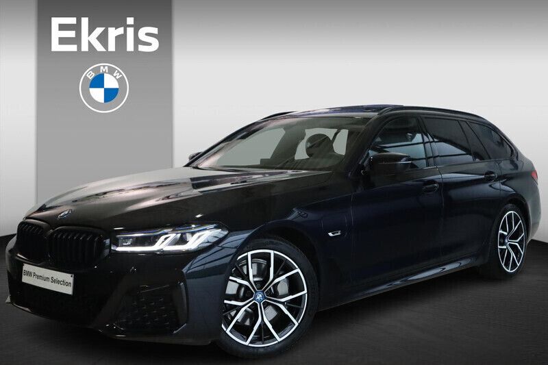 Zwart, metallic lak Gebruikt 2024 BMW 530e M Sport Stationwagen | € 56.950 (Duur) - Afbeelding 1/4