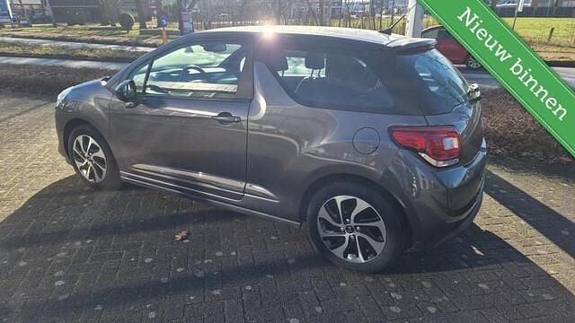 Occasion DS Automobiles DS3 So Chic 82 PK (60 kW) 2018 Grijs (metallic) Hatchback