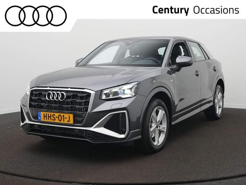 Grijs Gebruikt 2025 Audi Q2 S-Line SUV | € 38.900 (Duur) - Afbeelding 1/4