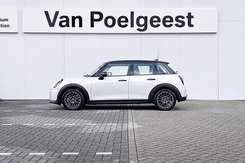 Occasion Mini Cooper Classic 114 kW (156 PK) 2026 Midnight black ii (c4r) Hatchback