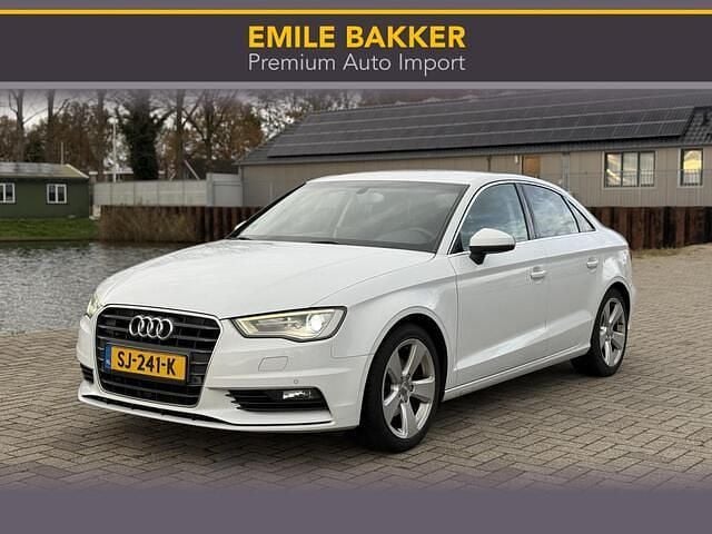 Wit Gebruikt 2014 Audi A3 Ambition Sedan | € 7.950 (Goede deal) - Afbeelding 1/4