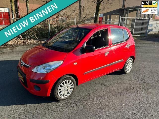 Rood, metallic lak Gebruikt 2010 Hyundai i10 Active Hatchback | € 2.199 (Eerlijke prijs) - Afbeelding 1/4