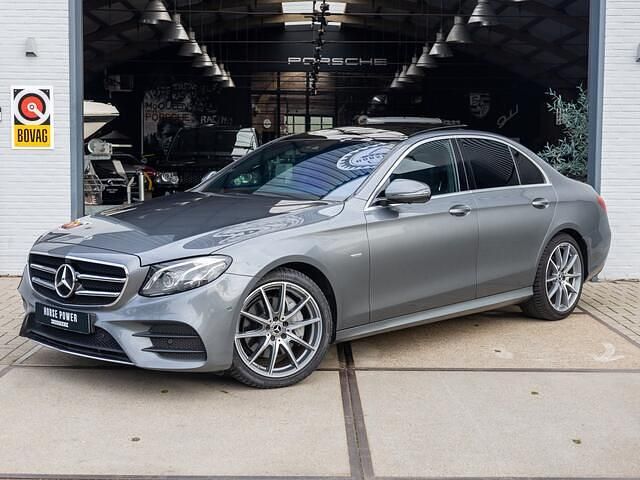 Grijs Occasion 2020 Mercedes E220 Business Sedan | € 36.900 (Goede deal) - Afbeelding 1/4