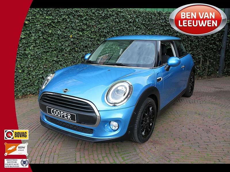 Blauw Gebruikt 2019 Mini Cooper Pepper Hatchback | € 17.450 (Eerlijke prijs) - Afbeelding 1/4