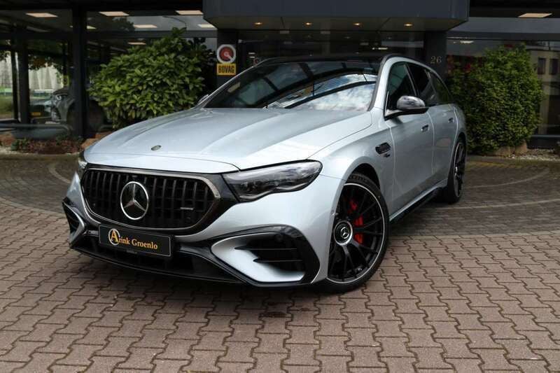 Zilver, metallic lak Gebruikt 2024 Mercedes E53 AMG Premium Plus Sedan | € 134.500 - Afbeelding 1/4