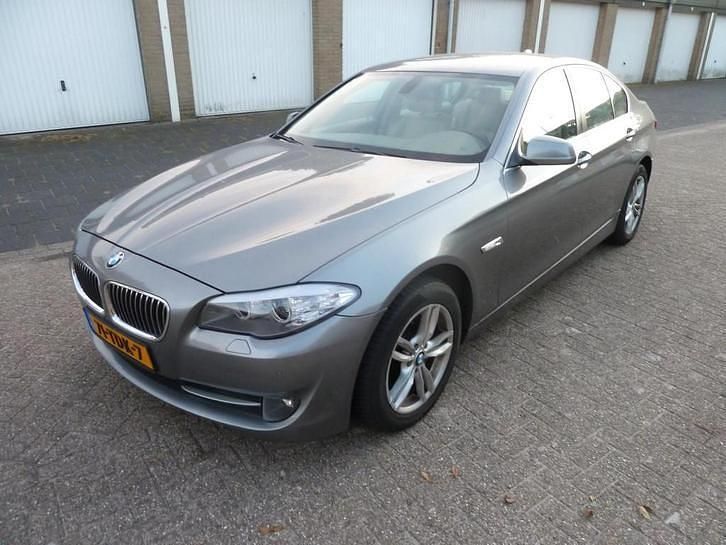 Grijs Gebruikt 2012 BMW 520 Efficient Dynamics Sedan | € 8.950 (Duur) - Afbeelding 1/4