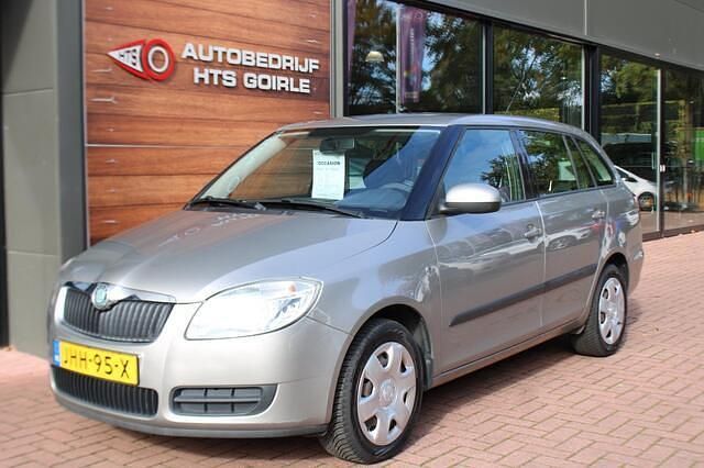 Grijs Gebruikt 2008 Skoda Fabia Hatchback | € 3.250 (Eerlijke prijs) - Afbeelding 1/4