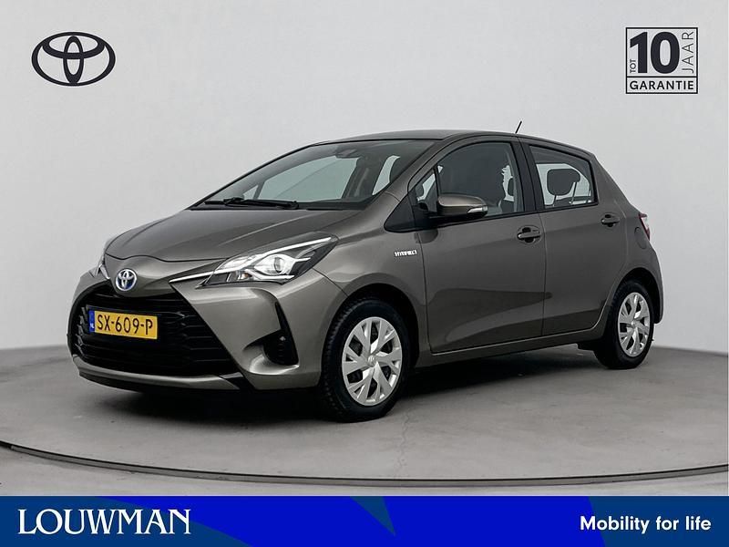 Grijs Gebruikt 2018 Toyota Yaris Hybrid Hatchback | € 16.445 (Eerlijke prijs) - Afbeelding 1/3