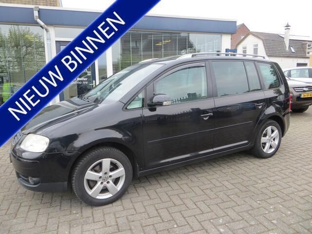 Zwart, metallic lak Gebruikt 2005 VW Touran Highline MPV | € 2.950 (Duur) - Afbeelding 1/4