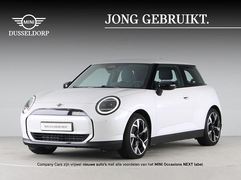 Wit Nieuw 2025 Mini Cooper SE Classic Hatchback | € 35.650 - Afbeelding 1/4